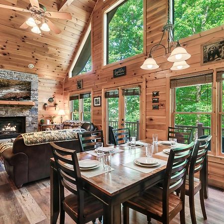 Peaceful Family Cabin With Hot Tub, Game Room, & More! Sevierville Exterior photo