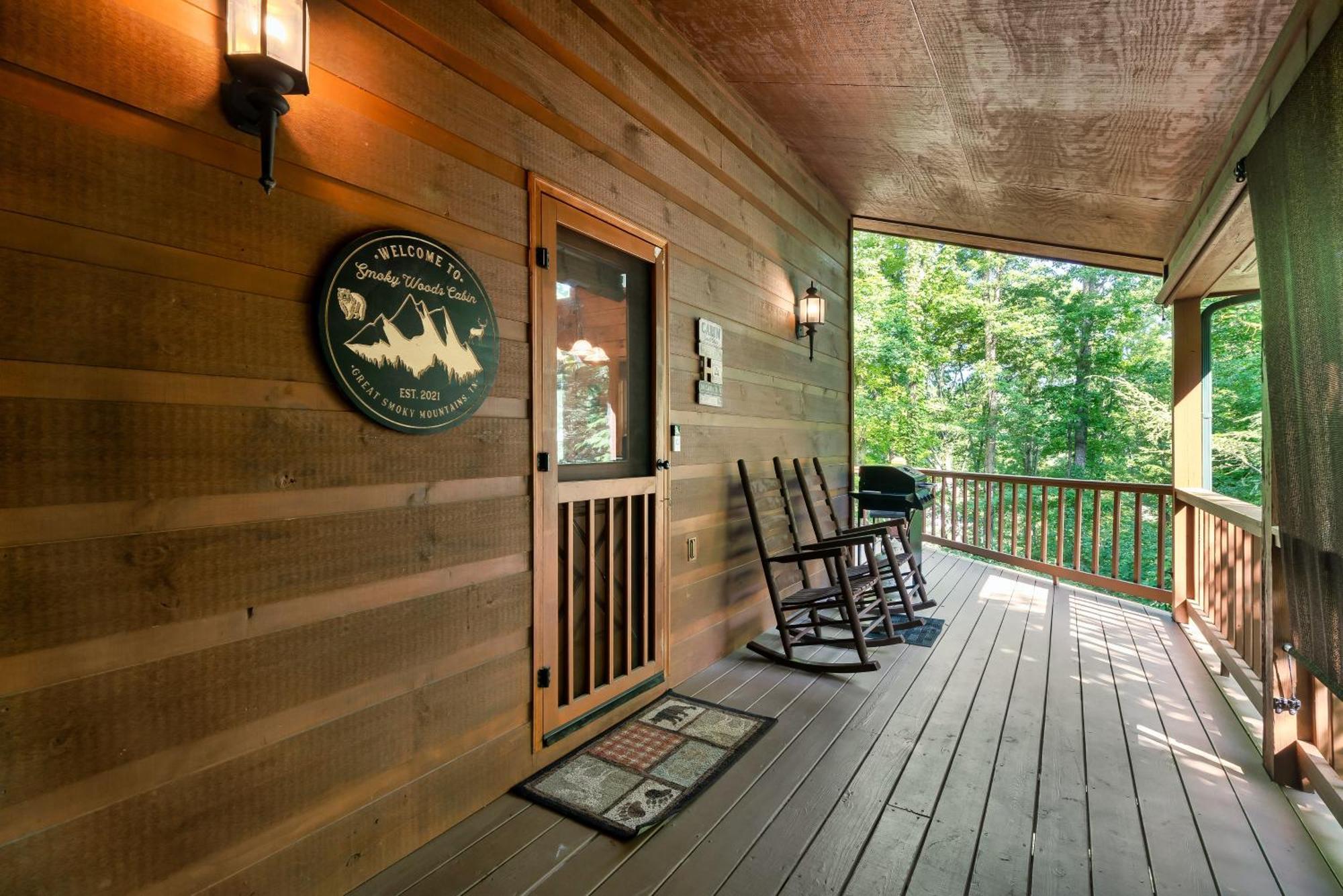 Peaceful Family Cabin With Hot Tub, Game Room, & More! Sevierville Exterior photo