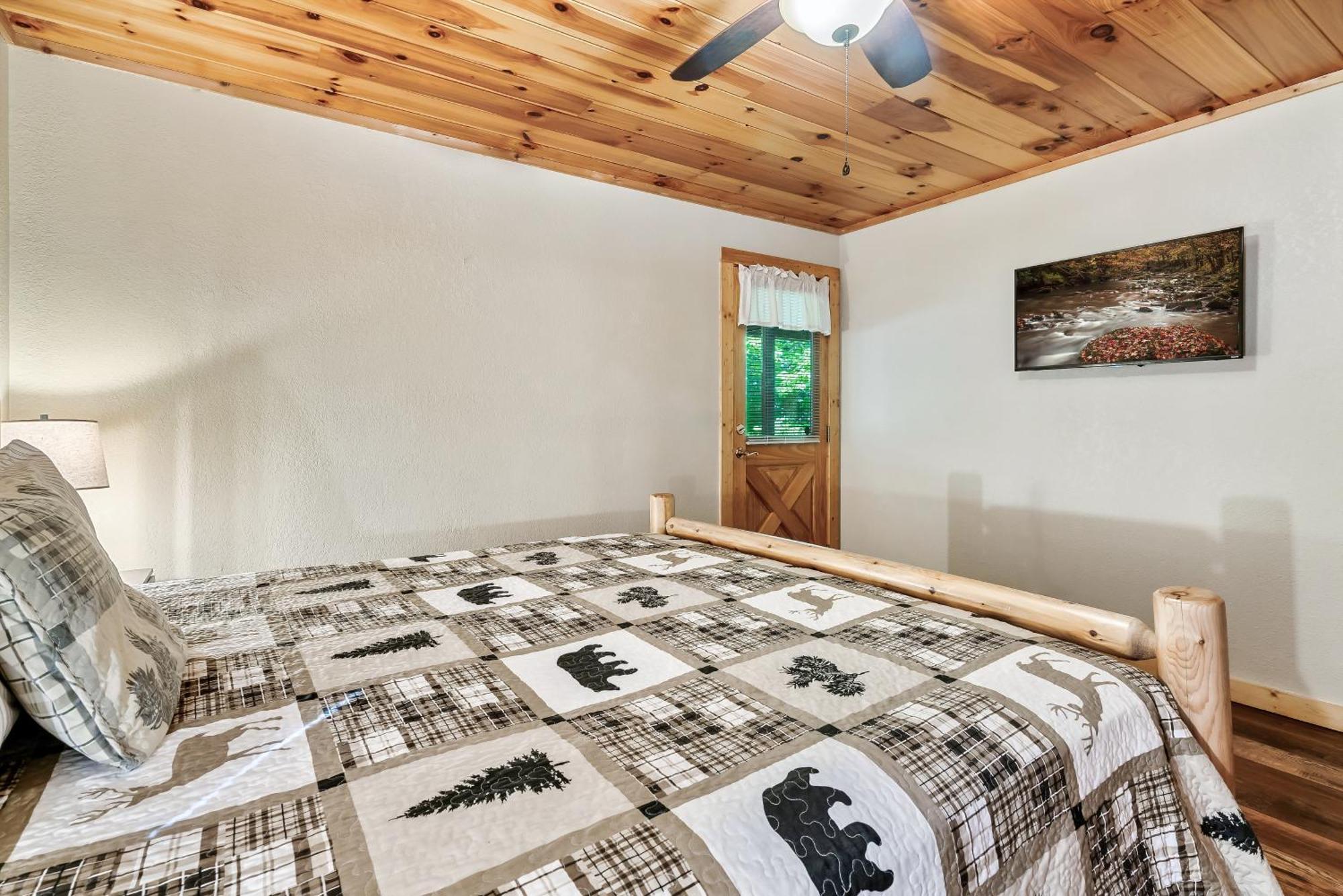 Peaceful Family Cabin With Hot Tub, Game Room, & More! Sevierville Exterior photo