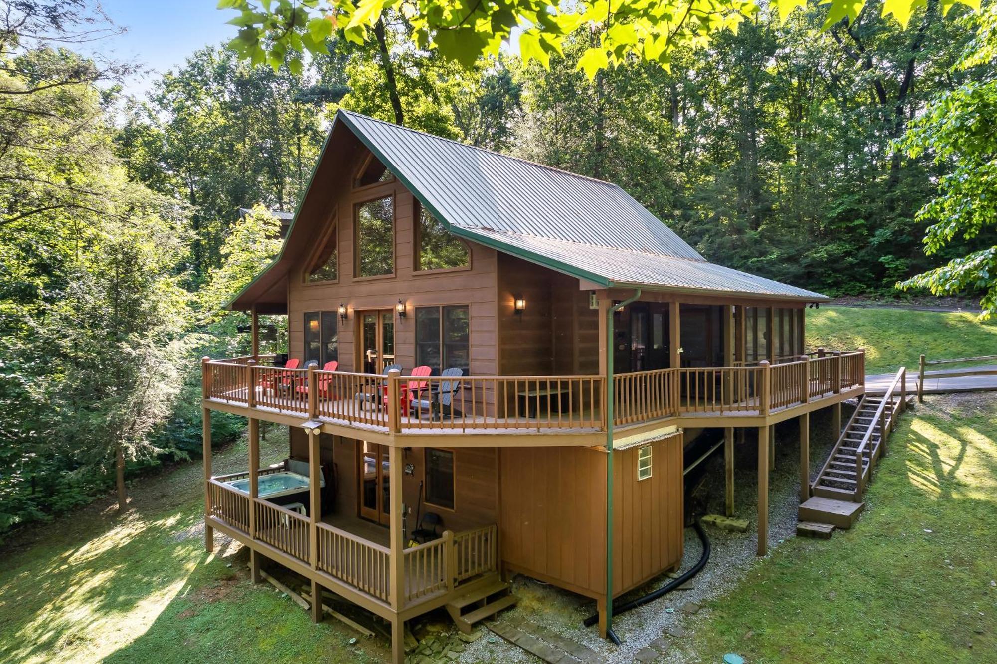 Peaceful Family Cabin With Hot Tub, Game Room, & More! Sevierville Exterior photo