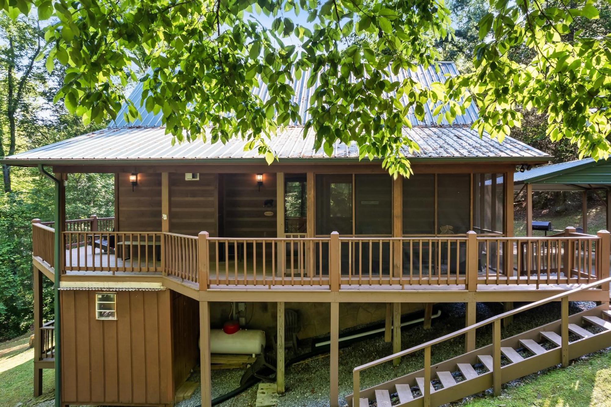 Peaceful Family Cabin With Hot Tub, Game Room, & More! Sevierville Exterior photo
