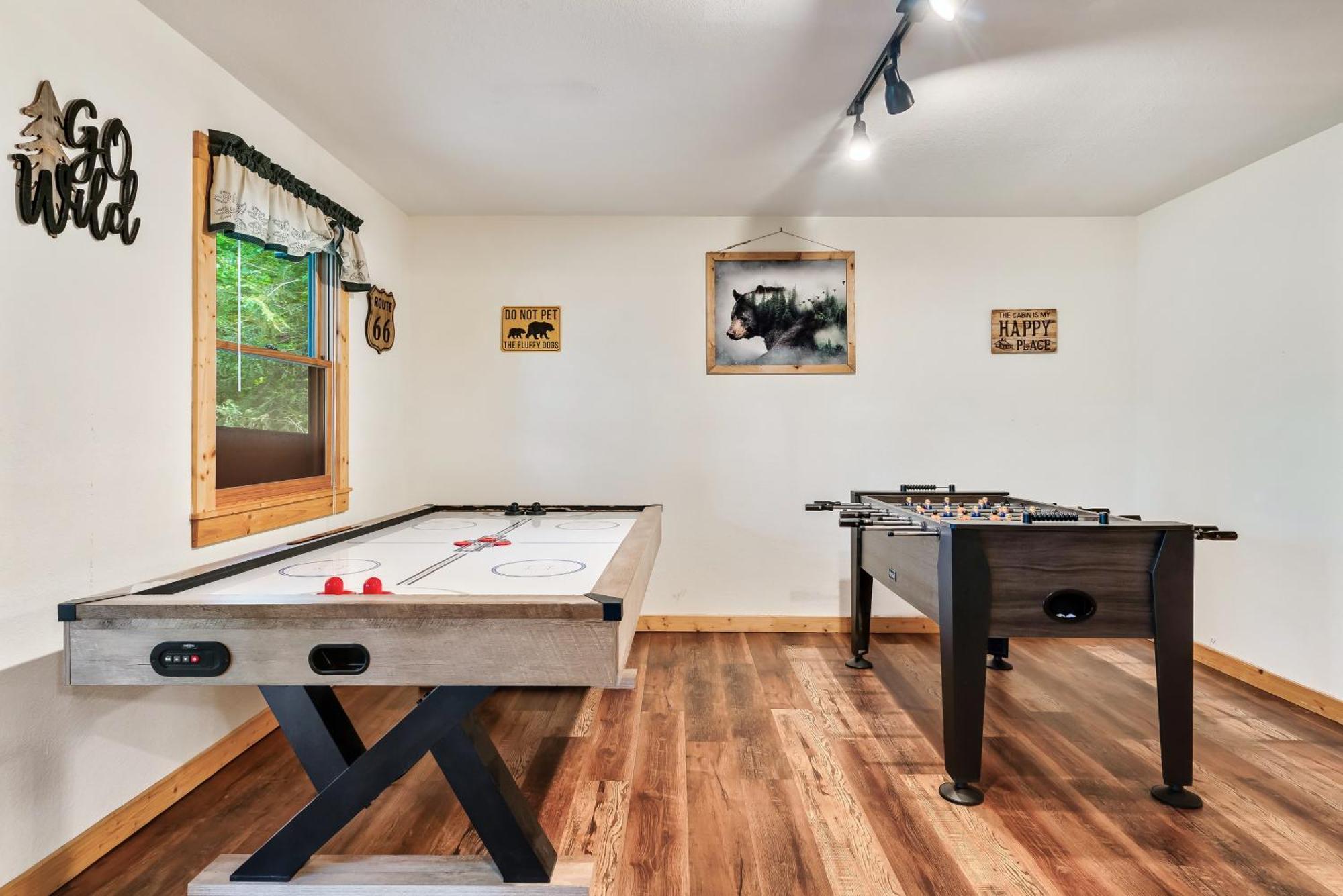 Peaceful Family Cabin With Hot Tub, Game Room, & More! Sevierville Exterior photo